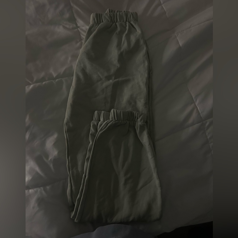 Green brandy Melville sweats